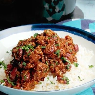 Best Family Meals to Batch Cook UK - Family Friendly Slow Cooker Chilli Con Carne Batch Recipe
